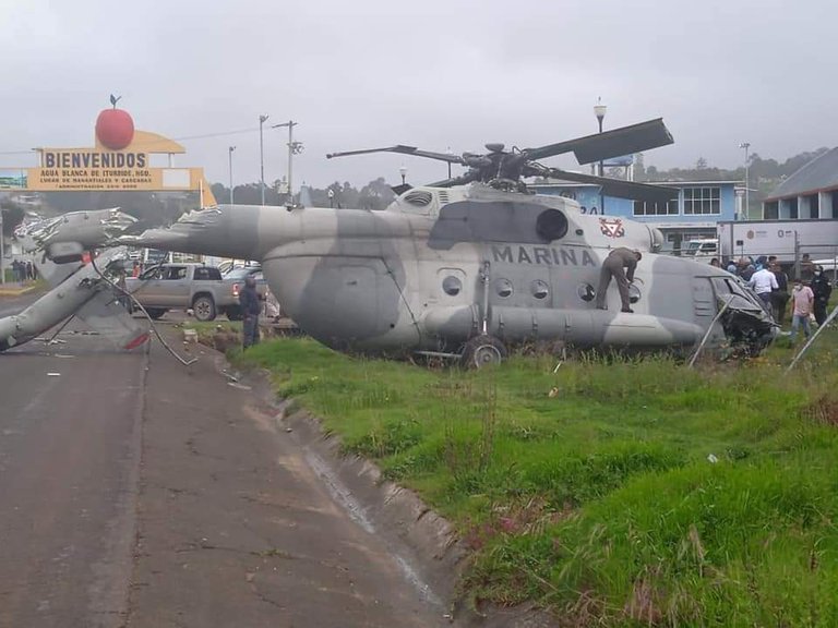 Se desplomó el helicóptero donde viajaba el secretario de Gobierno de México