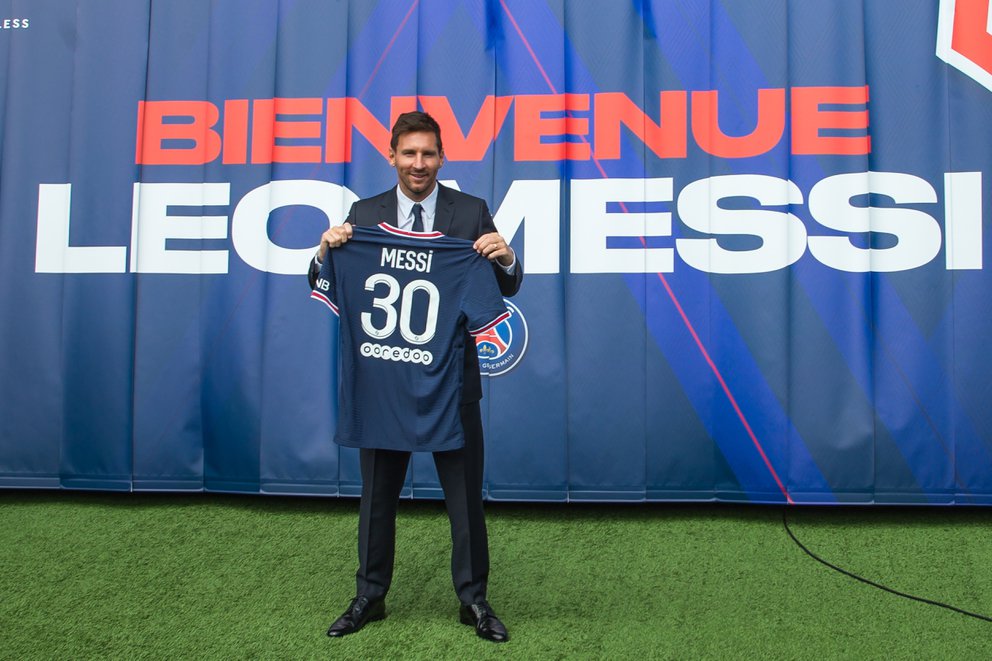 Director deportivo del PSG desmintió las cifras del contrato de Messi