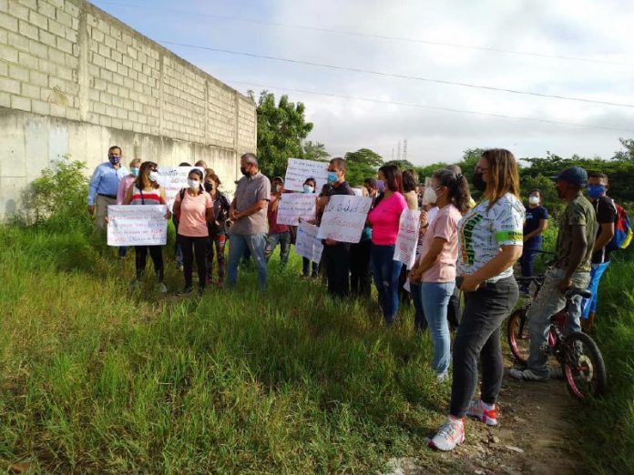 Protestan en Barquisimeto tras la rotura de un tubo de aguas negras que amenaza la salud de los ciudadanos #6Sep (Video)