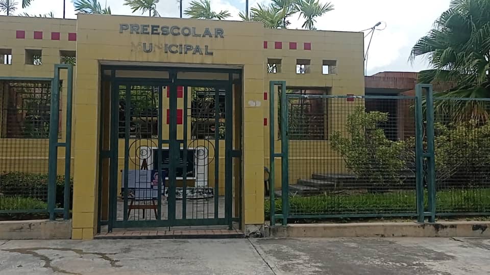 Falta de desinfectantes y papelería llevó a docentes de preescolares de la alcaldía de Valencia a pedir colaboración