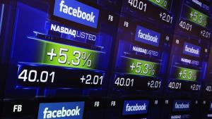 Acciones de Facebook cerraron con fuerte baja de 4,89% tras caída del servicio