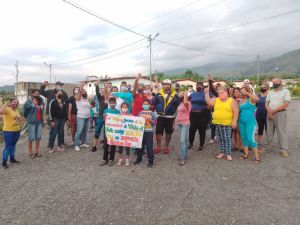Habitantes de Vista al Valle en Yaracuy denuncian que están sumergidos en obras inconclusas (FOTOS)