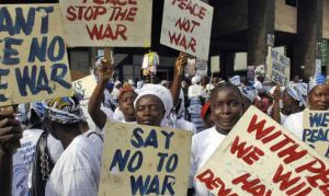 Cientos de mujeres protestaron contra presuntos crímenes rituales en Liberia