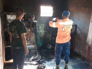 Lanzan artefacto explosivo contra sede de la MUD en Guárico (FOTOS)