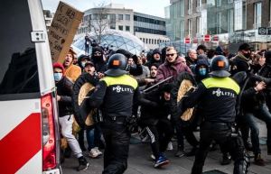 Protestas en Países Bajos por restricciones del Covid-19 dejó varios heridos por enfrentamientos