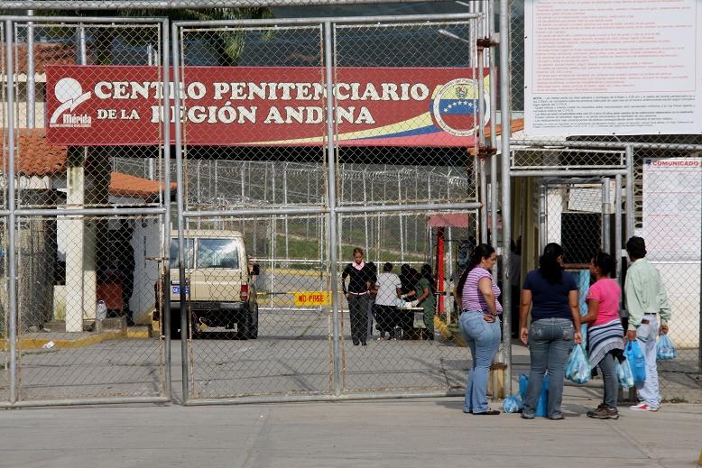 Más de 600 reclusos están en huelga de hambre en el Cepra de Mérida