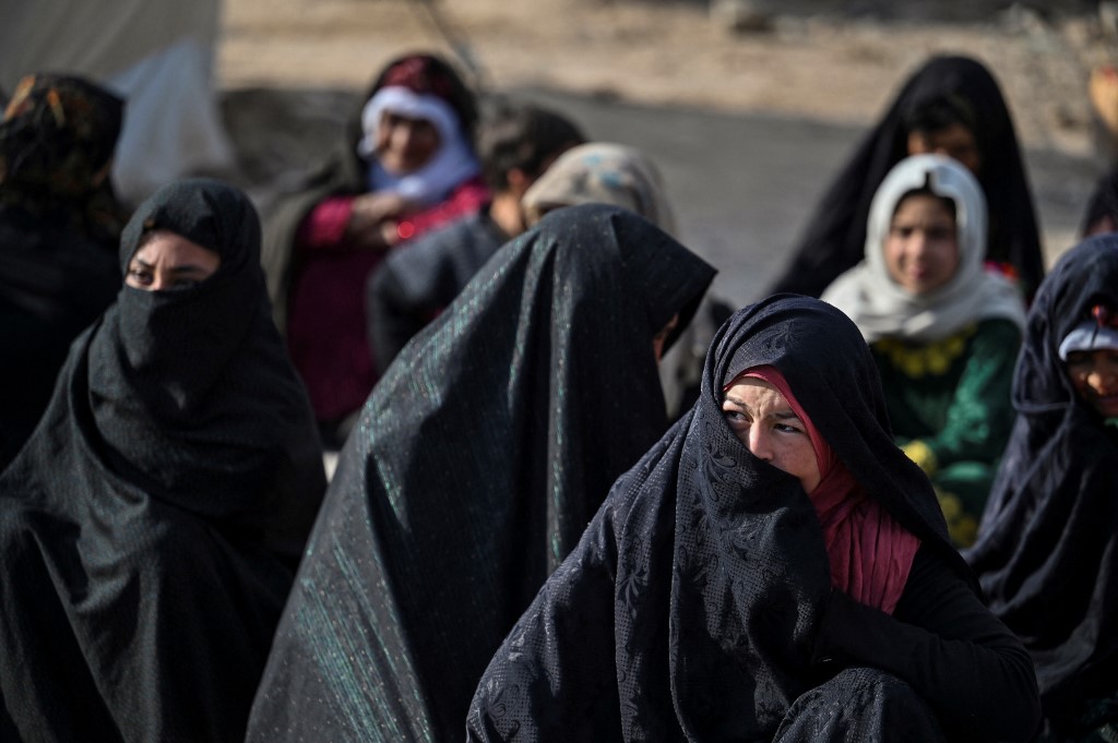 ONU: Sin ayuda y sin mujeres, la economía en Afganistán va a hundirse