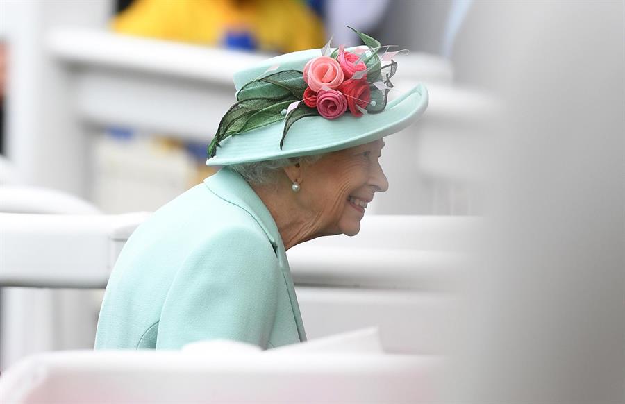 Isabel II celebrará las fiestas navideñas en el castillo de Windsor