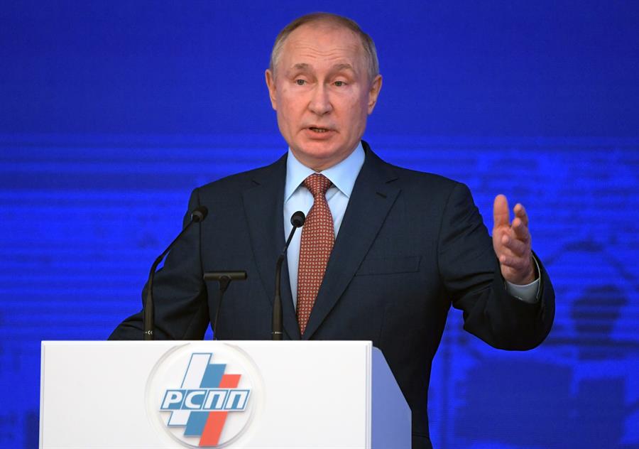 Putin avisa que Rusia responderá con firmeza los pasos occidentales hostiles