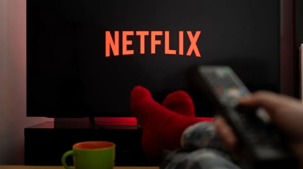 La impactante serie en Netflix con “La Roca” que combina el deporte y los negocios