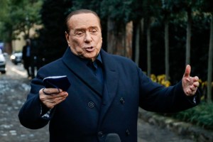 Berlusconi sigue con su “óptima” recuperación tras 22 días hospitalizado