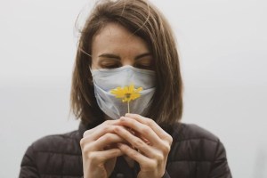 “Olor a podrido” y otras distorsiones: la ciencia estudia las alteraciones del olfato en pacientes con Covid-19