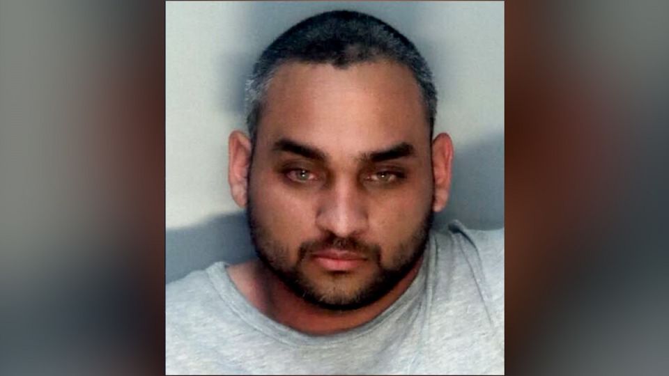 Arrestan a un hombre que intentó estrangular a una mujer con cordón de zapato en Miami