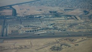 Al menos dos incendios en zona industrial de Abu Dabi y en el aeropuerto sin víctimas