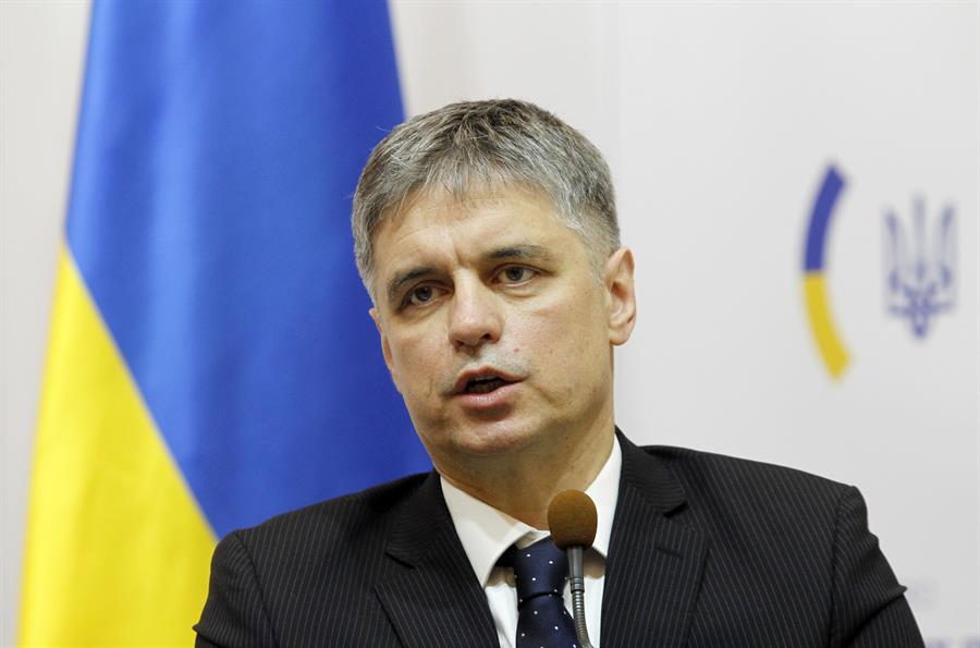 Ucrania pidió excluir a Rusia de sistemas de pago Swift, Visa y Mastercard