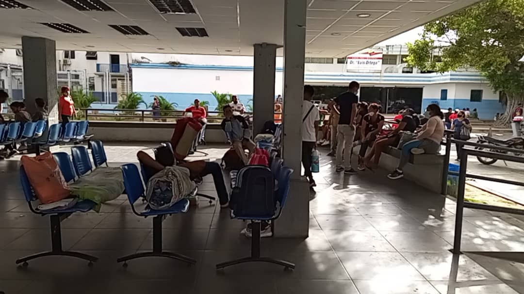 Delincuencia aprovecha el sueño de familiares de pacientes en el Hospital Central de Margarita para robarlos