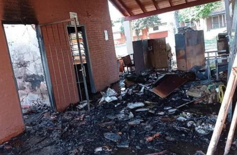 Quemaron escuela en Paraguay, aparente represalia por alumnos reprobados