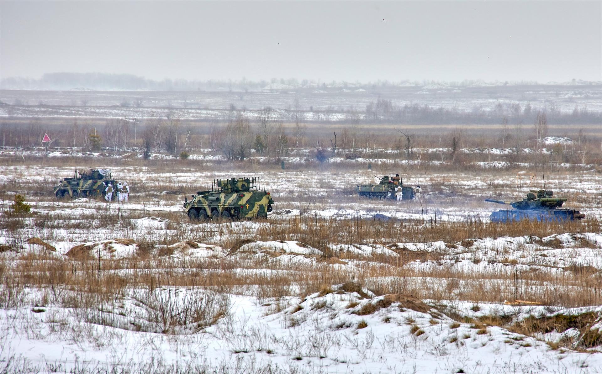 Ucrania niega ofensiva en Donbás, pero rebeldes anuncian movilización general