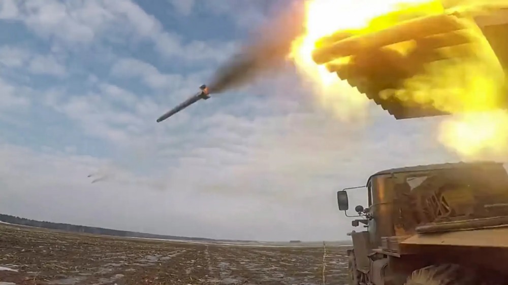 Nuevos bombardeos avivan la tensión entre Rusia y Ucrania #18Feb (VIDEO)