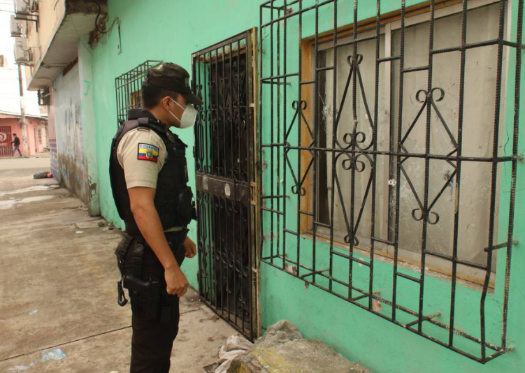 Consternación en Ecuador: dos niños de cuatro y cinco años fueron baleados dentro de su casa
