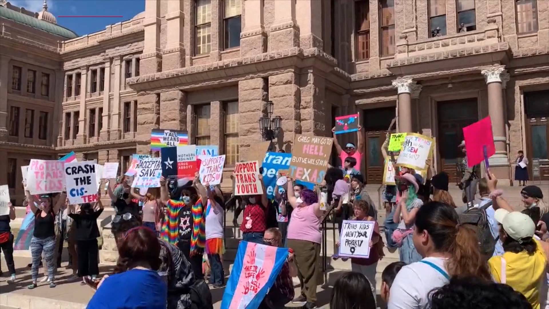 Nueva York pide investigar a Texas por medidas contra apoyo a menores trans