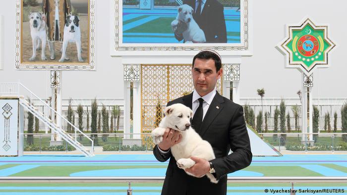 Berdimujamédov: el líder de la dictadura más excéntrica del mundo, prohibió la barba y la palabra coronavirus