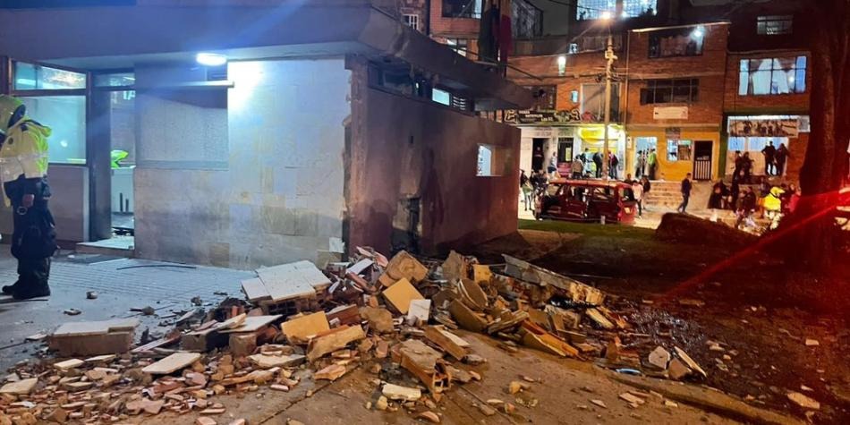 Terror en Bogotá: Al menos 11 heridos dejó atentado con explosivos en estación de policía