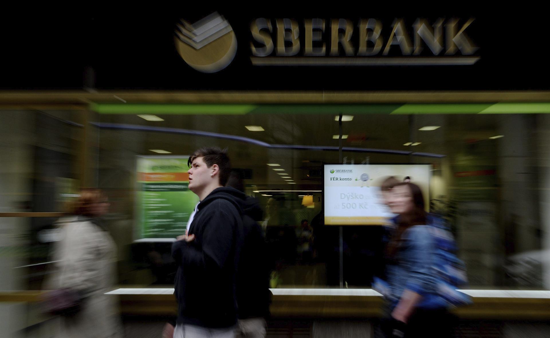 Unión Europea excluyó al principal banco ruso del sistema Swift
