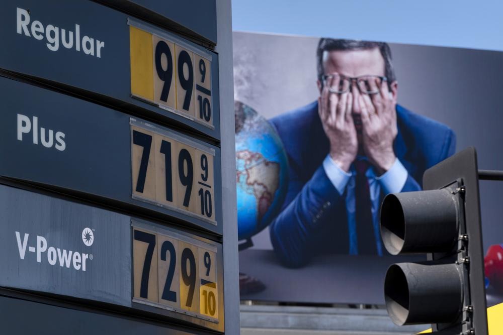 El precio promedio de la gasolina comienza a disminuir en EEUU