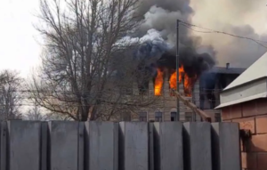 Planta química Dmitrievsky en las afueras de Moscú se incendió (Video)