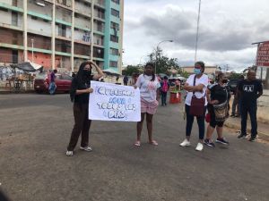 “Nos tratan como camellos”: vecinos de Unare en Bolívar no se calan más la escasez de agua