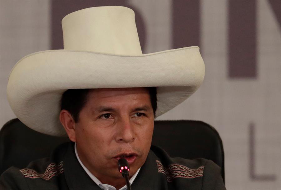 Fiscalía de Perú abrió investigación a Pedro Castillo por presunto plagio