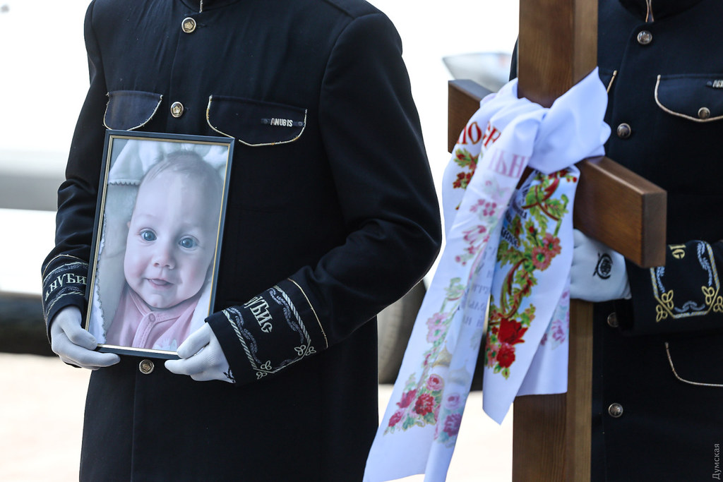 EN IMÁGENES: el emotivo funeral de Kira, la bebé de solo tres meses asesinada por los rusos en Odesa