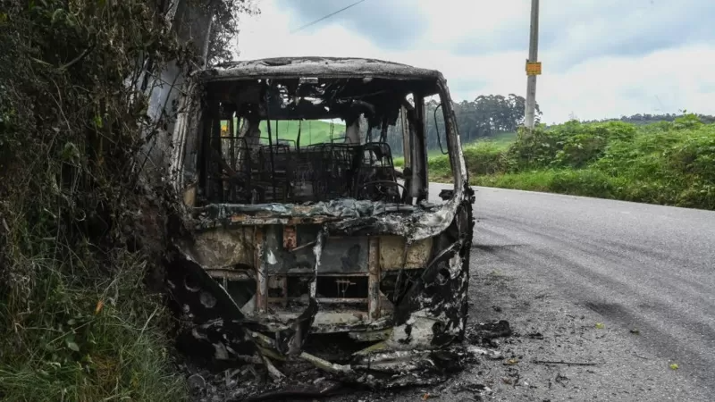 Aumentan los actos violentos por el “paro armado” del Clan del Golfo en Colombia