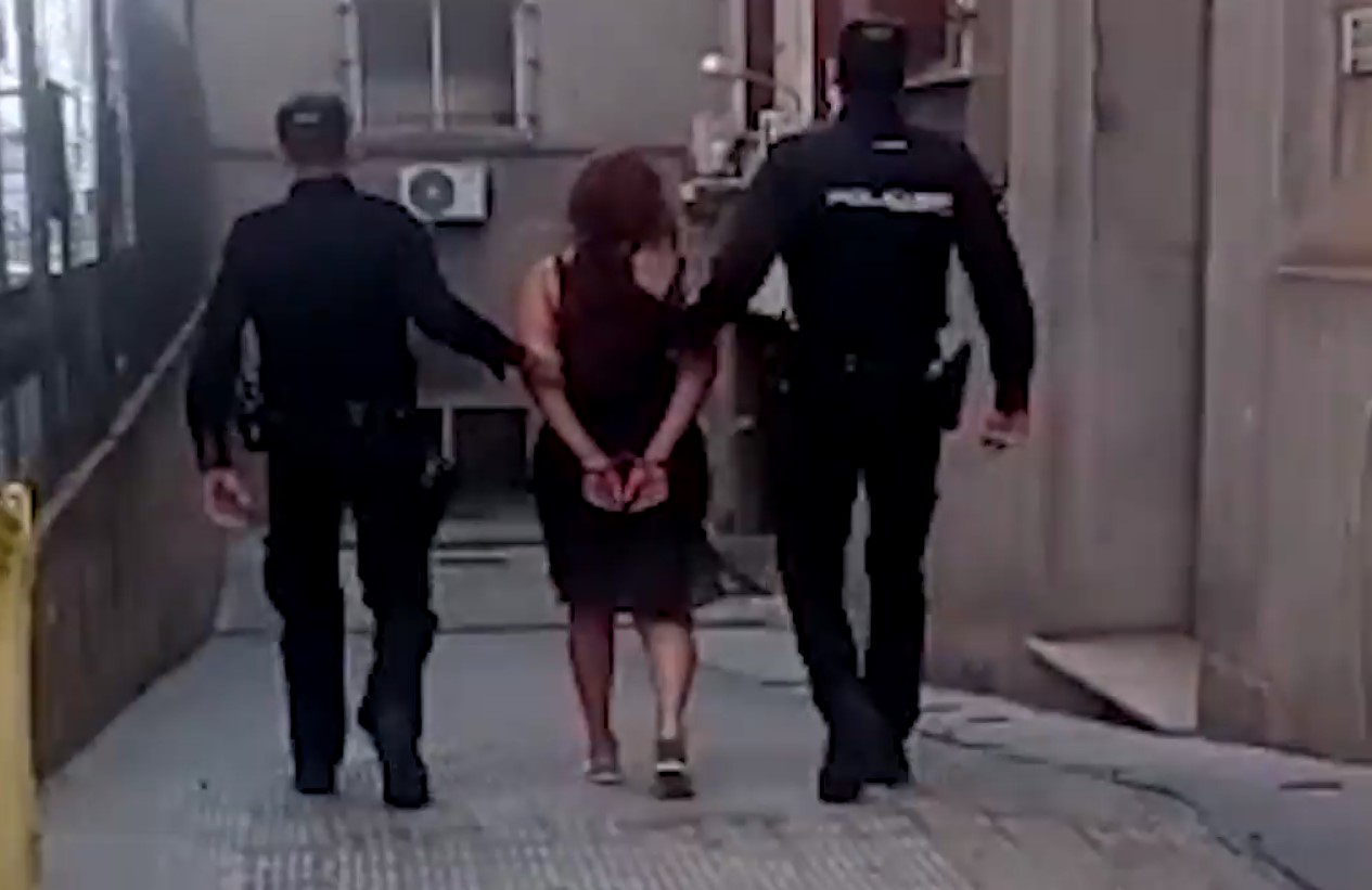 Capturaron a una venezolana por armar un ritual de magia negra para matar a su nuera y sus nietos en Madrid