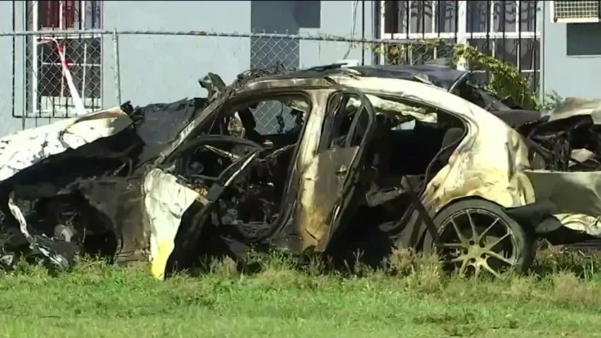 Colisión mortal: Vehículo chocó contra un poste y estalló en llamas en Miami