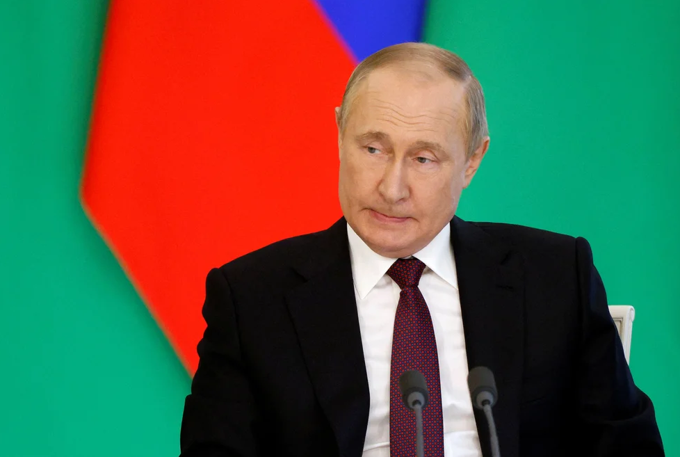 Putin firmó decreto para pagar en rublos obligaciones rusas de eurobonos