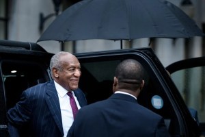 De no creer: Bill Cosby fue ovacionado por asesinos y violadores a su salida de la cárcel