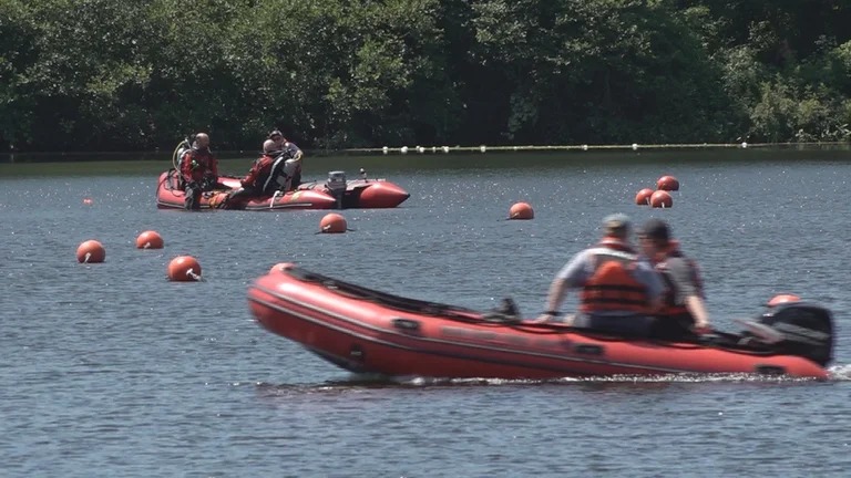 Tragedia en EEUU: Ecuatoriano nadaba con amigos en un lago y más nunca regresó