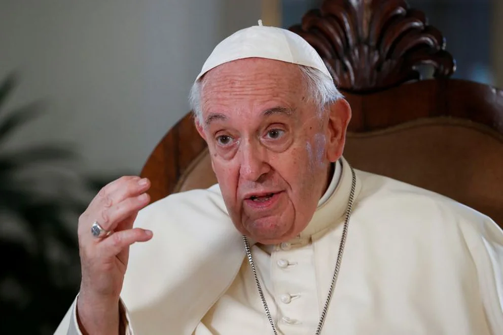 El papa dice que no se puede excluir un diálogo con Rusia, aunque “huela mal”