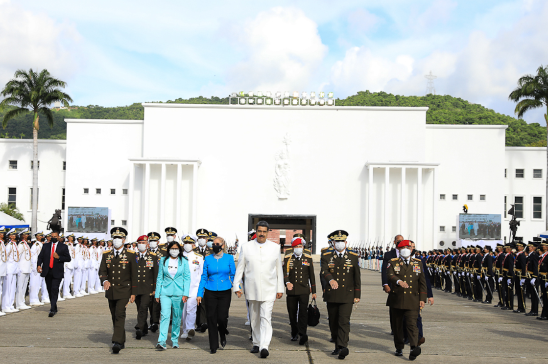 Maduro apareció para efectuar tres cambios delicados en la cúpula militar chavista