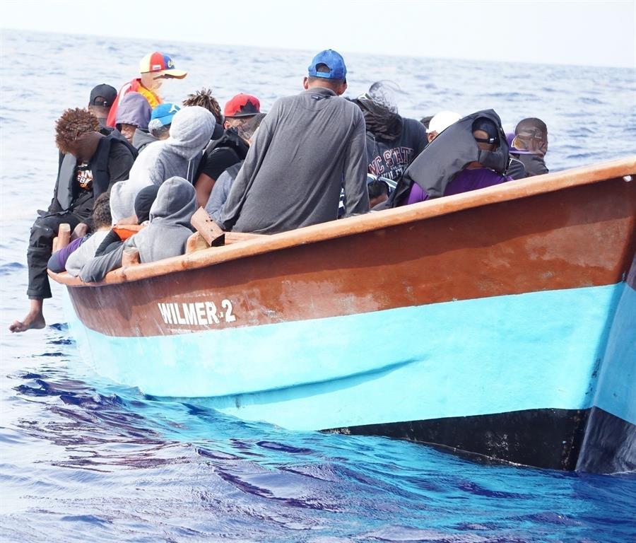 Tres venezolanos fueron interceptados mientras intentaban llegar a Puerto Rico en bote