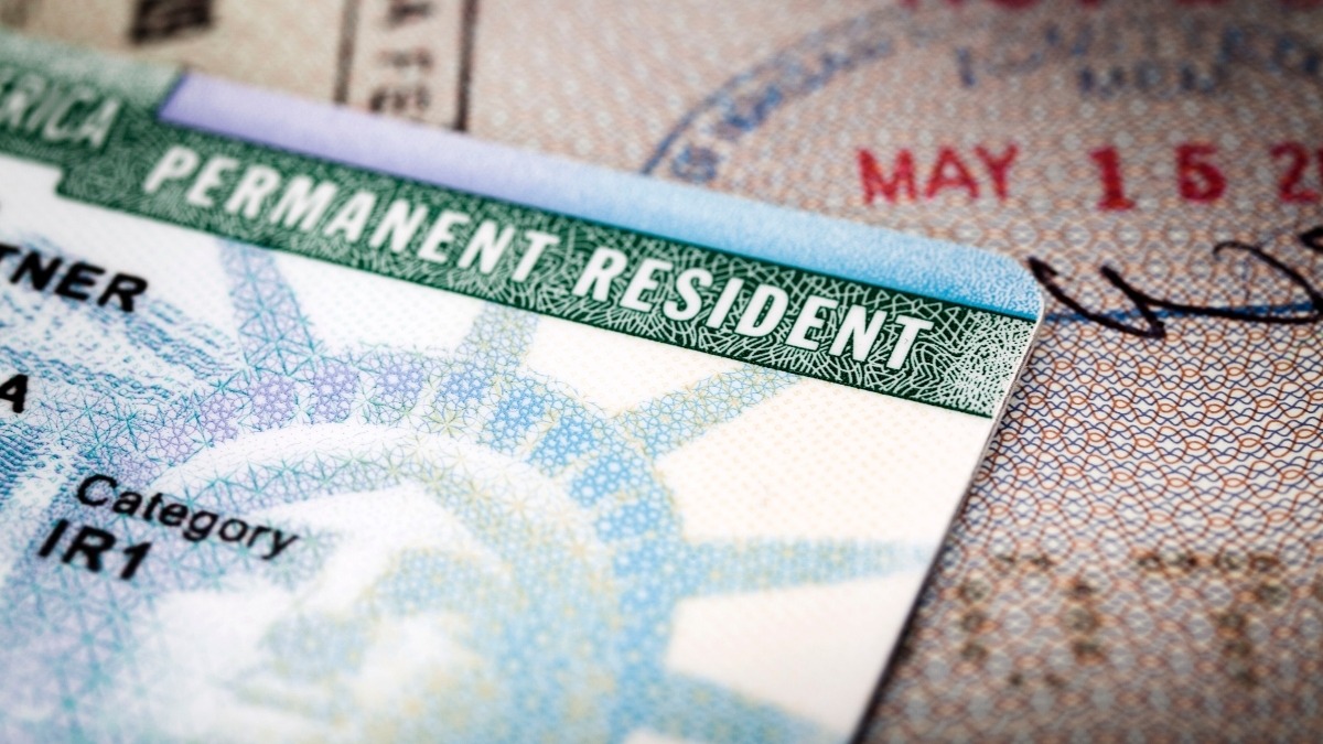 Por qué niegan la green card a parejas o familiares patrocinados por estadounidenses