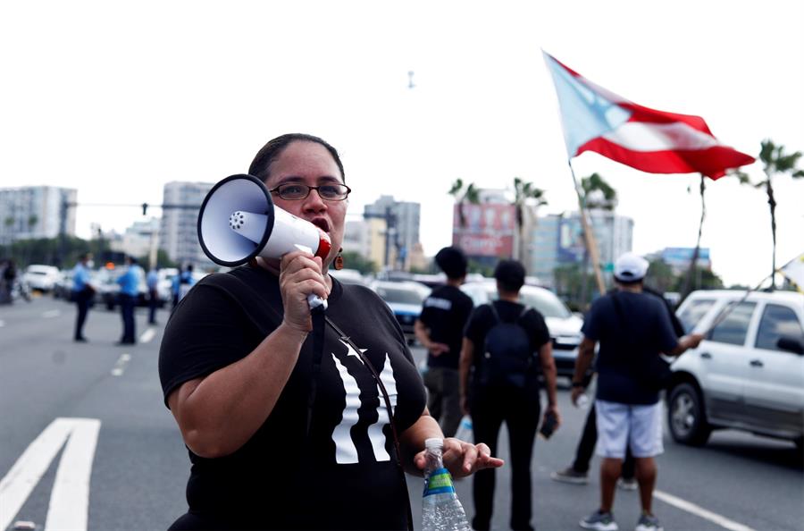 Protestan contra la Junta de Supervisión Fiscal y la empresa eléctrica de Puerto Rico