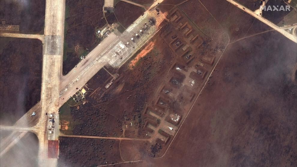 IMÁGENES satelitales muestran cómo Ucrania asestó a la aviación rusa el mayor golpe desde la II Guerra Mundial