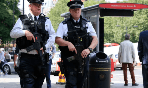 Detenido un hombre como sospechoso de intento de asesinato con una ballesta en Londres