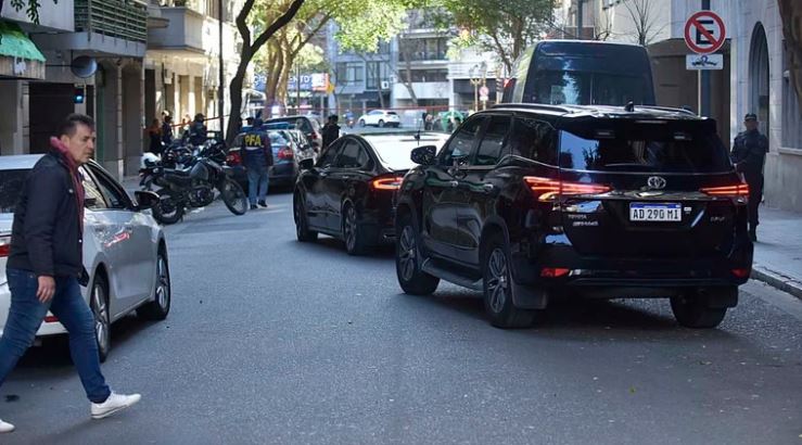 Alberto Fernández le regaló un auto blindado a Cristina Kirchner tras ataque en su casa
