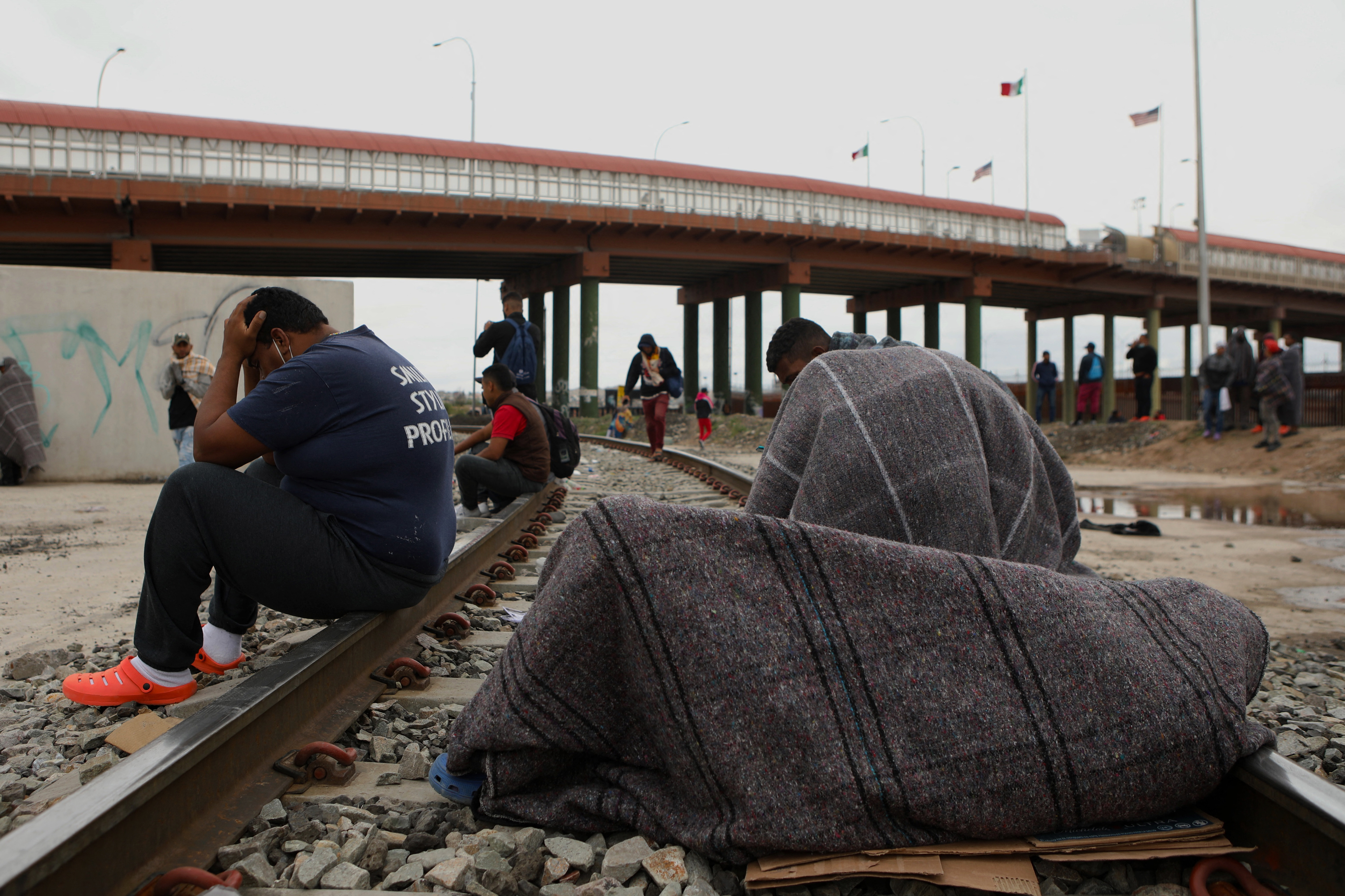 La realidad de migrantes tras ser detenidos y censados por funcionarios de la Patrulla Fronteriza de EEUU (VIDEO)