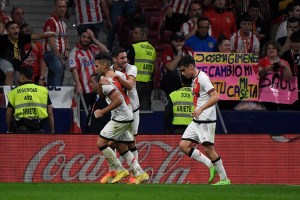 Falcao castigó al Atlético de Madrid con un penal en el descuento