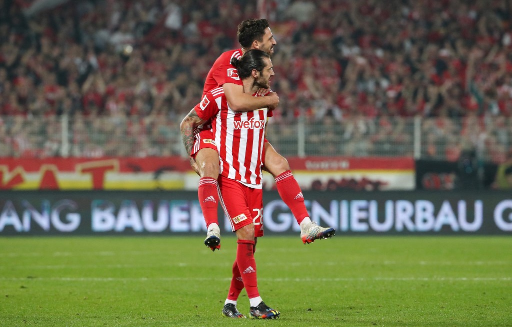 Unión Berlín mantuvo su liderato con gol en el descuento